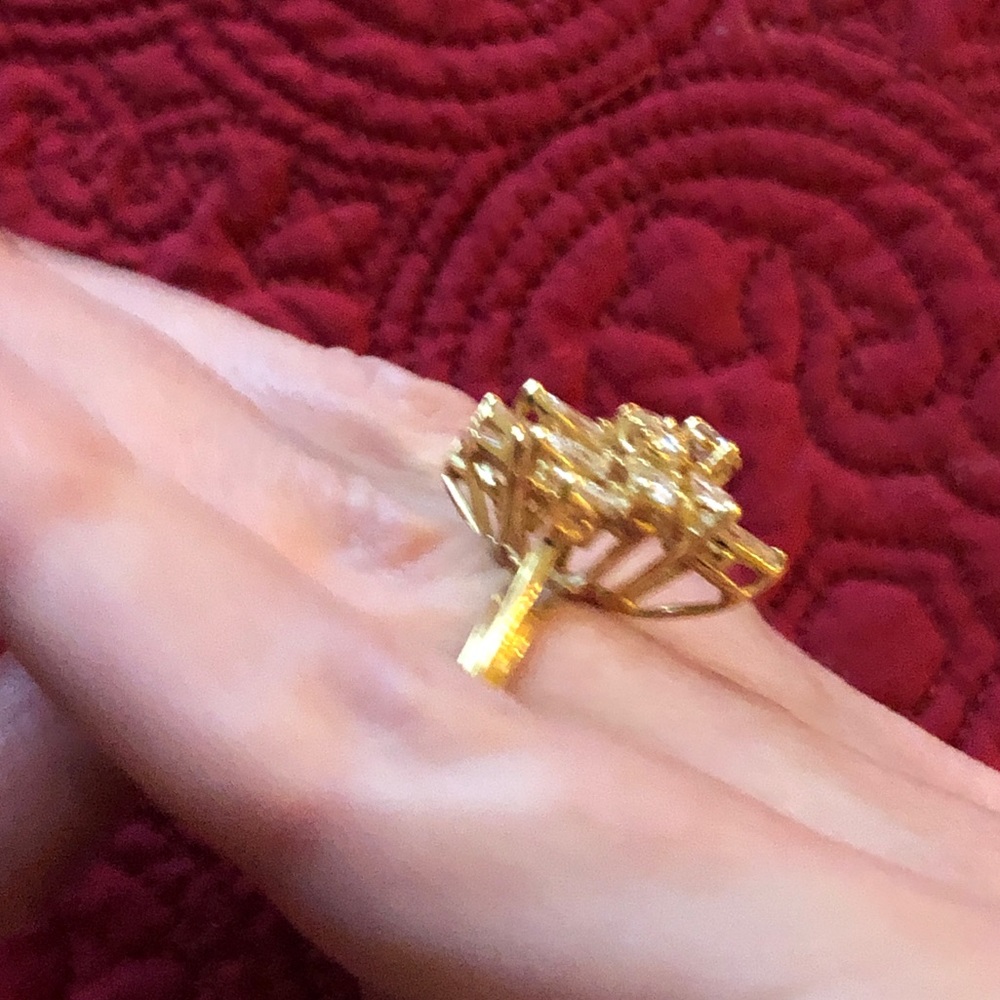 18K Yellow Gold Diamond Cluster Cocktail Ring - Picture 6 of 13